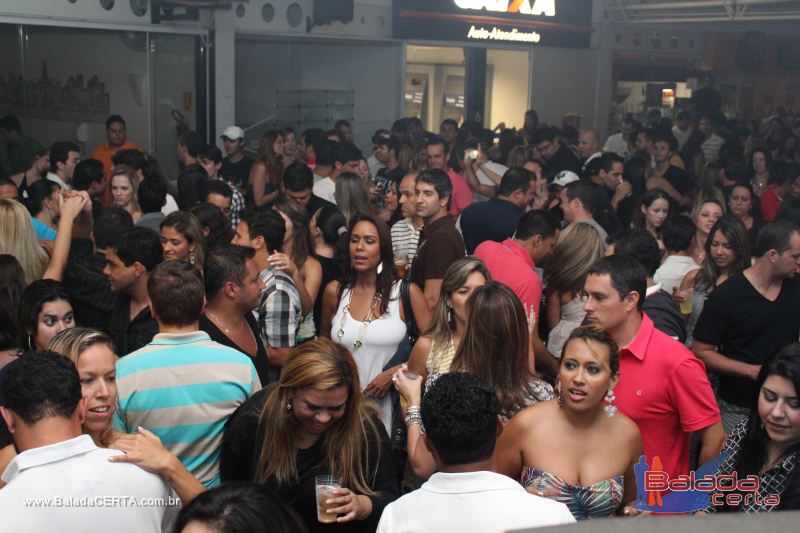 Balada: Fotos de Sexta na Plataforma do Choop na Cidade do Automovel - DF