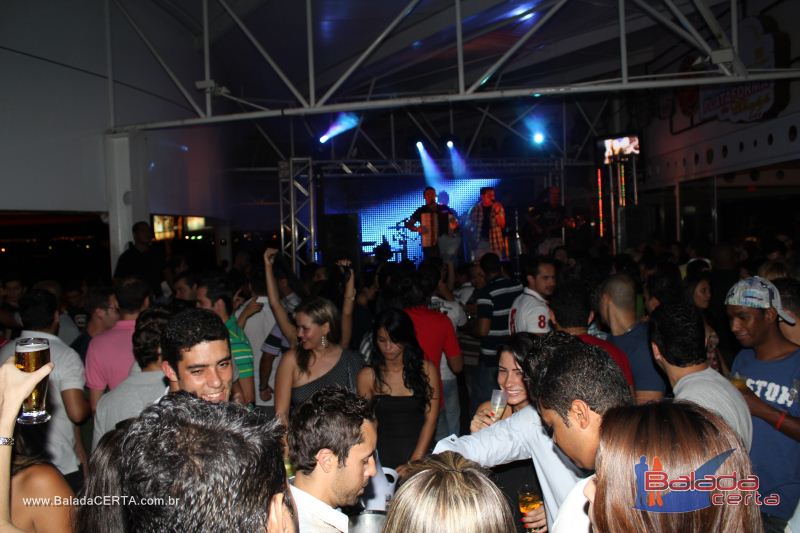 Balada: Fotos de Sexta na Plataforma do Choop na Cidade do Automovel - DF