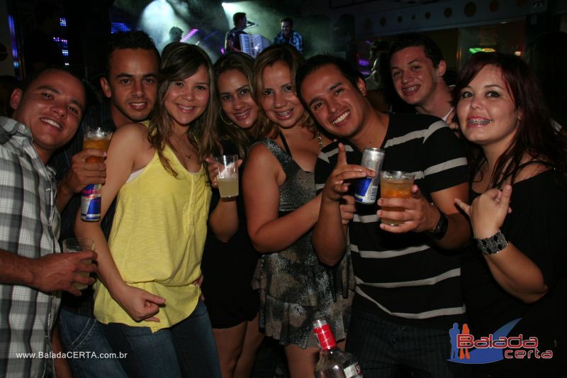 Balada: Fotos de Sexta na Plataforma do Choop na Cidade do Automovel - DF