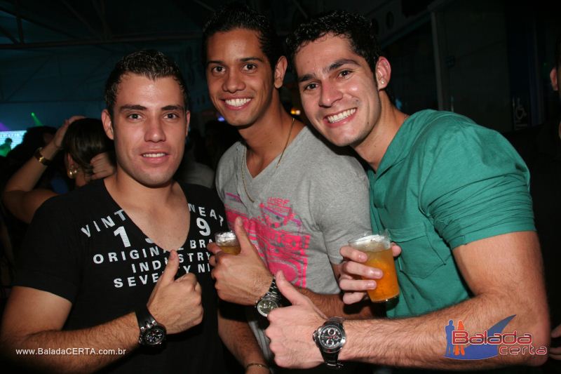 Balada: Fotos de Sexta na Plataforma do Choop na Cidade do Automovel - DF