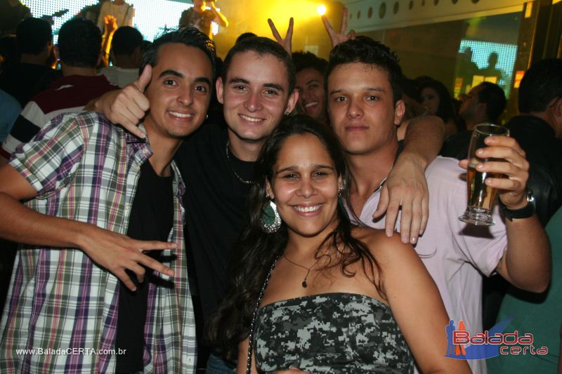 Balada: Fotos de Sexta na Plataforma do Choop na Cidade do Automovel - DF