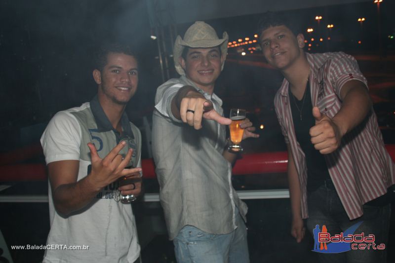 Balada: Fotos de Sexta na Plataforma do Choop na Cidade do Automovel - DF