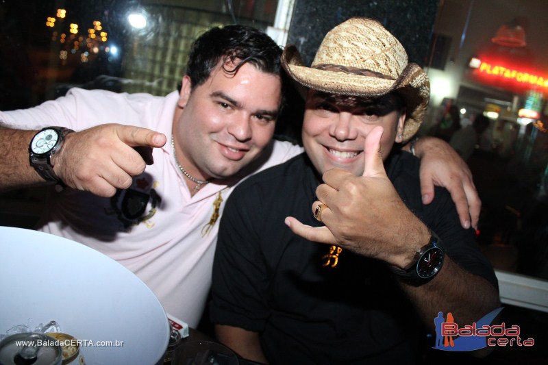 Balada: Pr� Lan�amento do CD Junior & Marlon na Plataforma do Choop