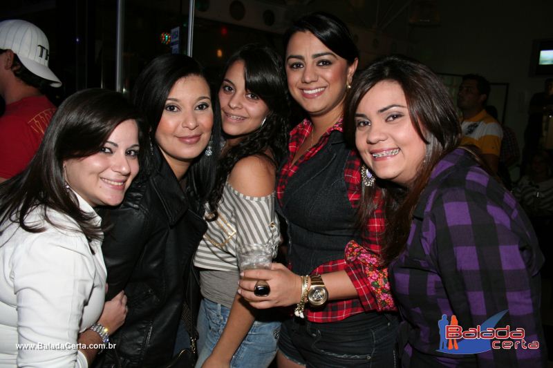 Balada: Fotos de Sexta na Plataforma do Choop na Cidade do Automovel - DF