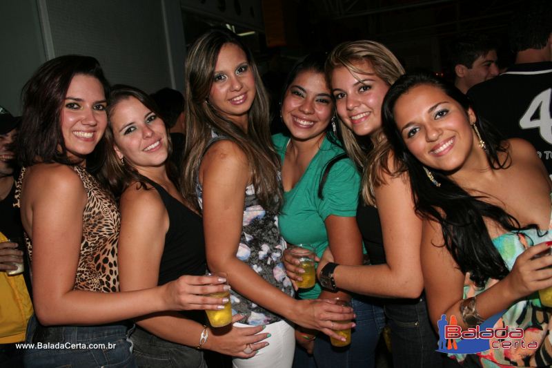 Balada: Fotos de Sexta na Plataforma do Choop na Cidade do Automovel - DF