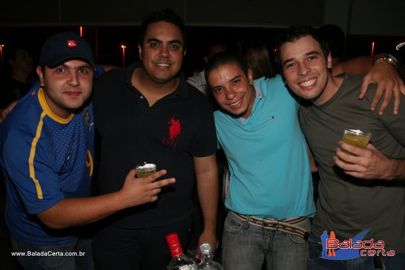 Balada: Fotos de Sexta na Plataforma do Choop na Cidade do Automovel - DF