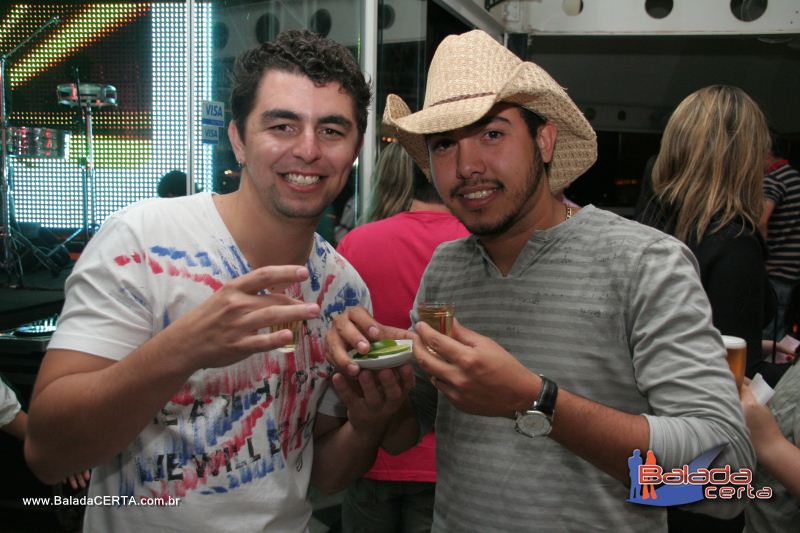 Balada: Fotos de Sexta na Plataforma do Choop na Cidade do Automovel - DF