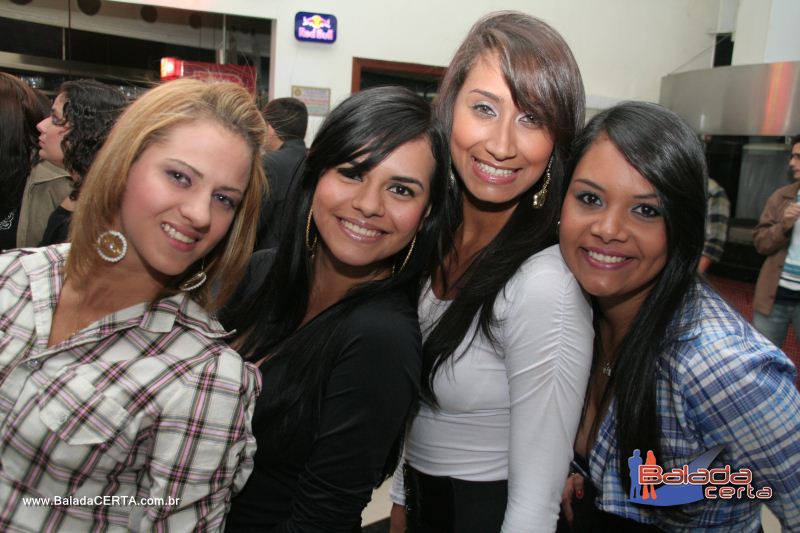 Balada: Fotos de Sexta na Plataforma do Choop na Cidade do Automovel - DF