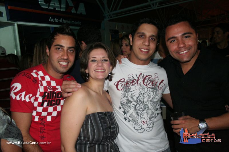 Balada: Fotos de Sexta na Plataforma do Choop na Cidade do Automovel - DF