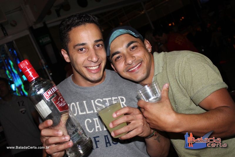 Balada: Fotos de Sexta na Plataforma do Choop na Cidade do Automovel - DF