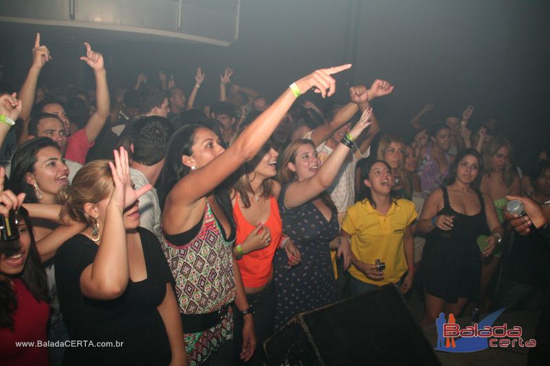 Balada: http://www.youtube.com/watch?v=ANavnczCCyg