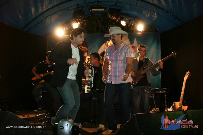 Balada: Fotos de sabado na Fenamilho 2010 em Patos de Minas - MG