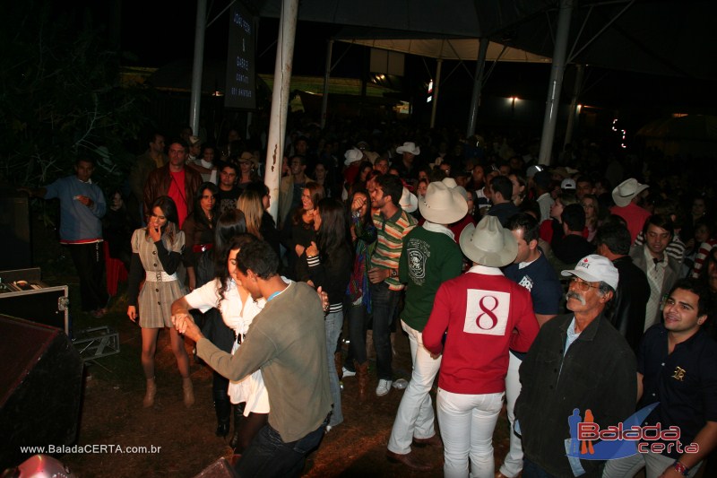 Balada: Fotos de sabado na Fenamilho 2010 em Patos de Minas - MG