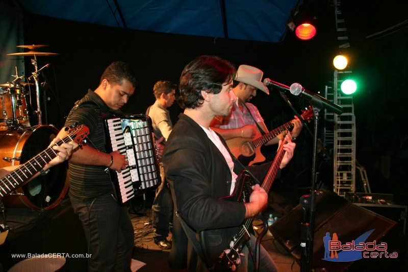 Balada: Fotos de sabado na Fenamilho 2010 em Patos de Minas - MG