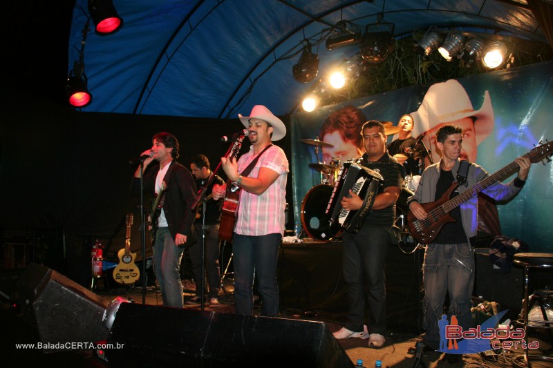 Balada: Fotos de sabado na Fenamilho 2010 em Patos de Minas - MG