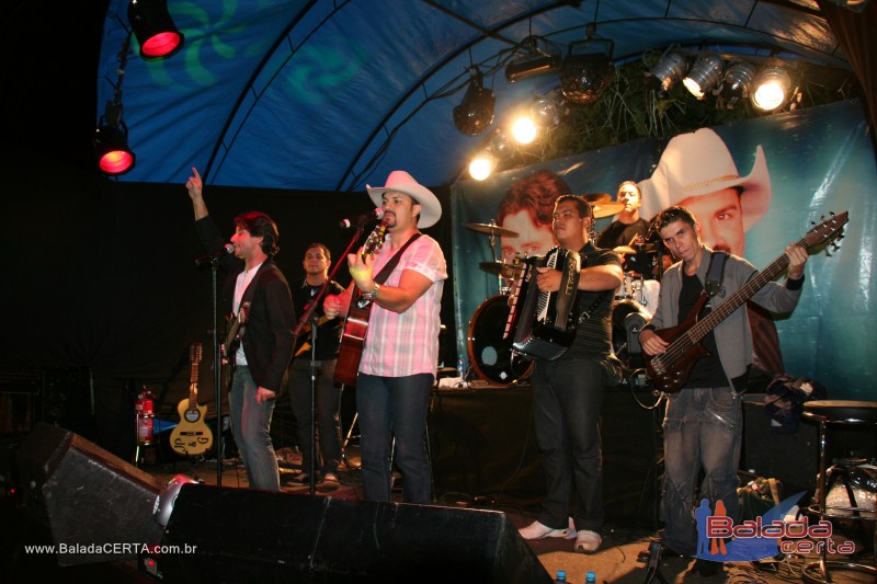 Balada: Fotos de sabado na Fenamilho 2010 em Patos de Minas - MG