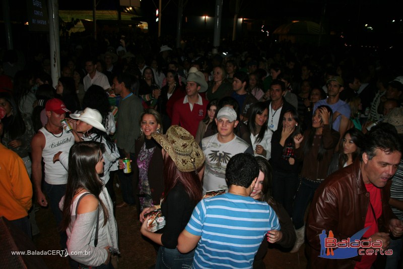 Balada: Fotos de sabado na Fenamilho 2010 em Patos de Minas - MG