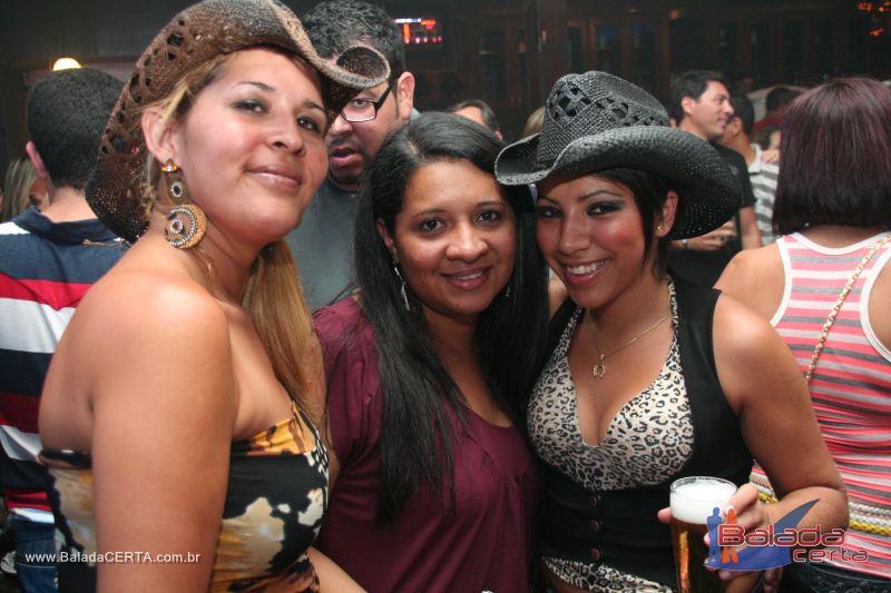 Balada: Fotos de quarta no Barril 66 em guas Claras - DF