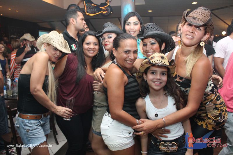 Balada: Fotos de quarta no Barril 66 em guas Claras - DF