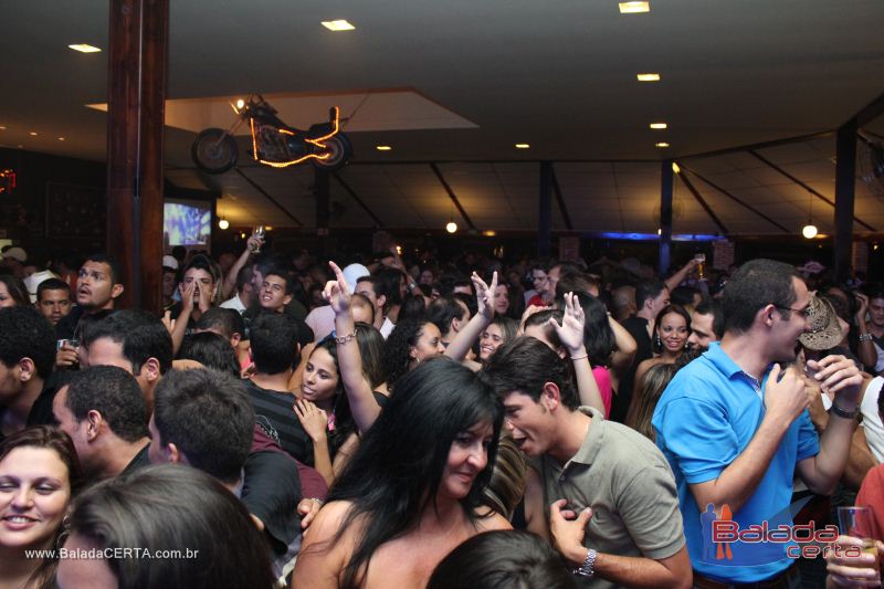 Balada: Fotos de quarta no Barril 66 em guas Claras - DF