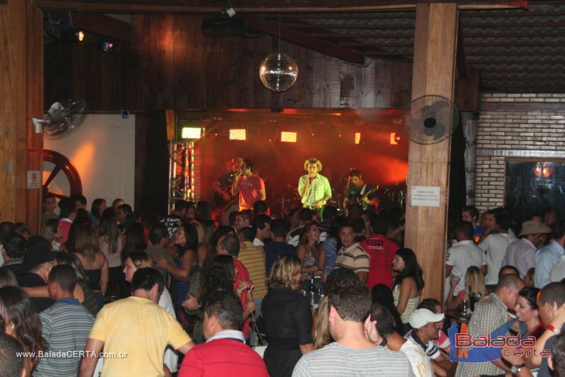 Balada: Fotos de quinta na Roda do Chopp no Ncleo Bandeirante - DF