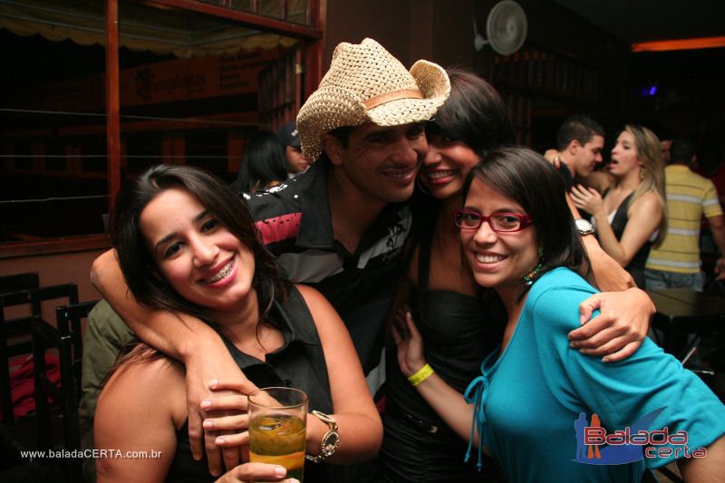 Balada: Fotos de quinta na Choperia do Cowboy na Vicente Pires - DF