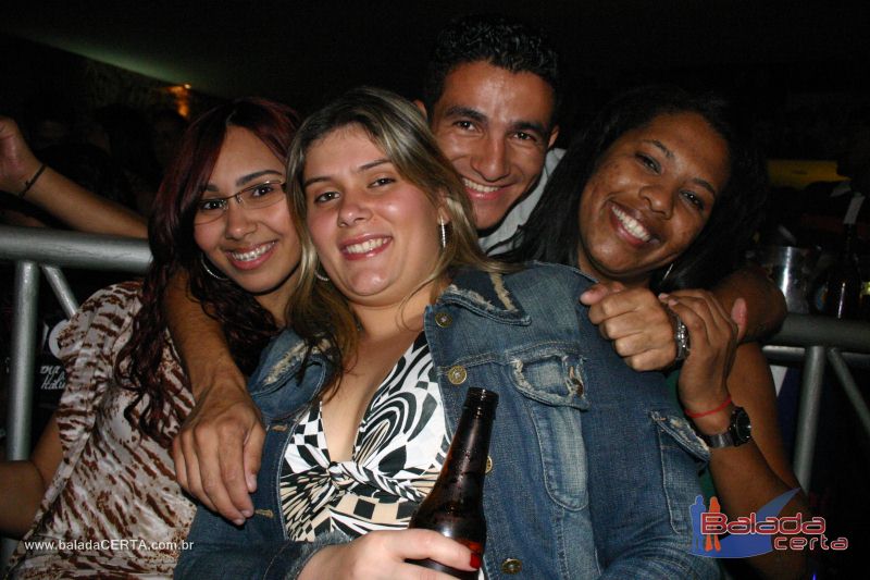 Balada: Fotos de sbado no Ca	apa em Valparazo - GO