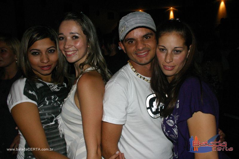 Balada: Fotos de sbado no Ca	apa em Valparazo - GO