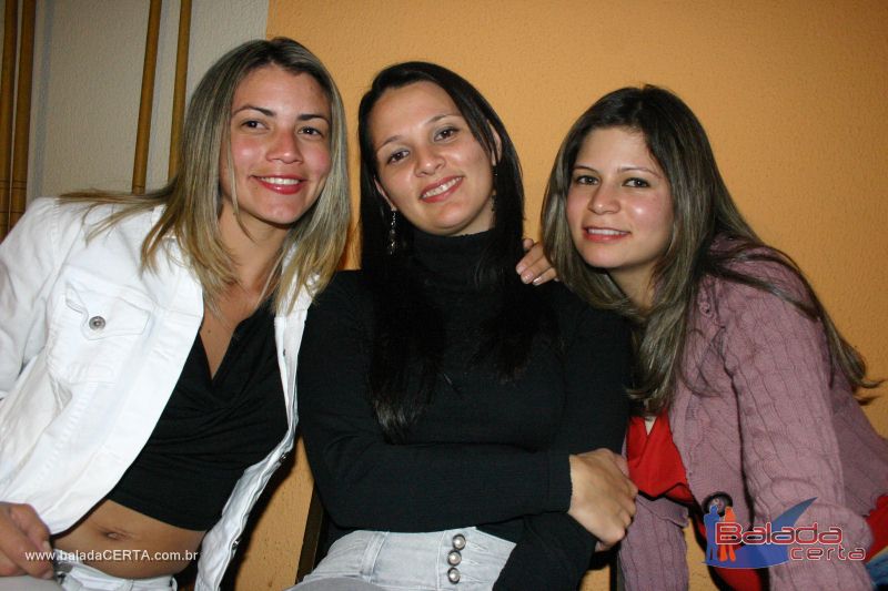 Balada: Fotos de sbado no Ca	apa em Valparazo - GO