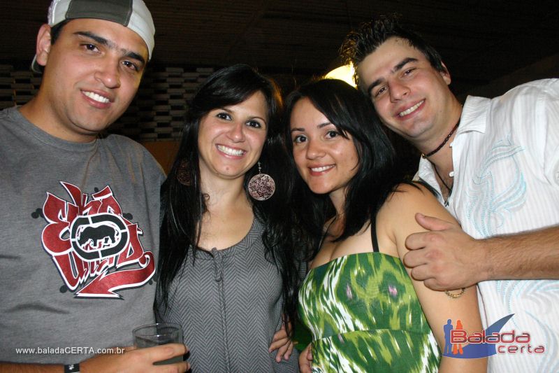 Balada: Fotos de sbado no Ca	apa em Valparazo - GO