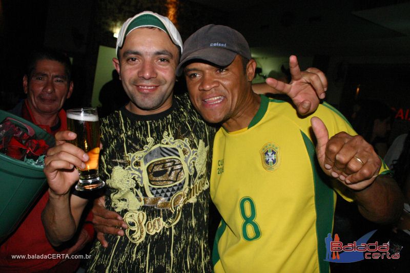 Balada: Fotos de sbado no Ca	apa em Valparazo - GO
