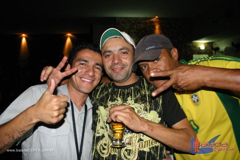 Balada: Fotos de sbado no Ca	apa em Valparazo - GO