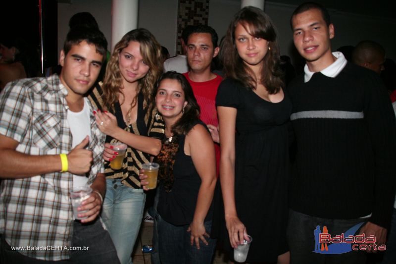 Balada: October Night Niver do Fabinho em Braslia - DF