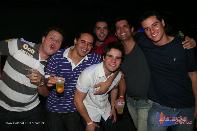 Balada: Violada Universitria - Guilherme & Giulliano