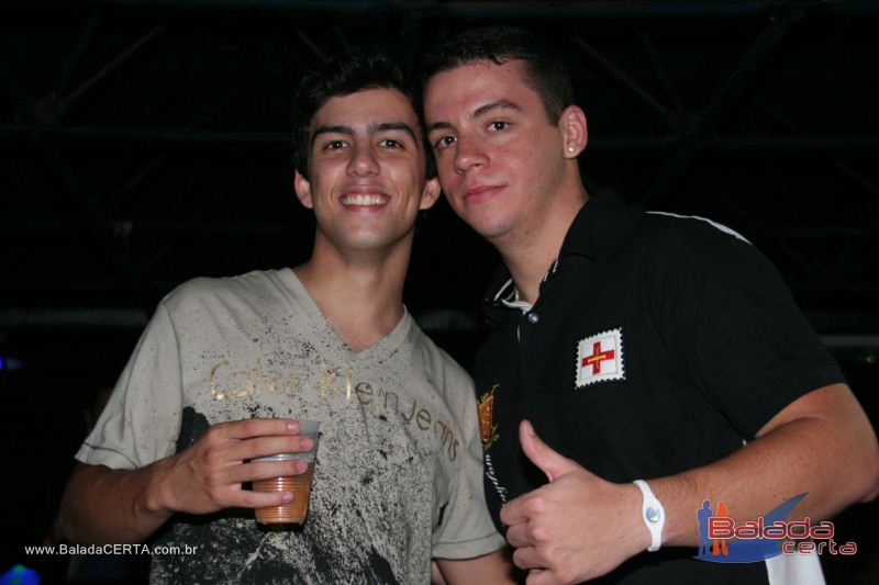 Balada: Violada Universitria - Guilherme & Giulliano