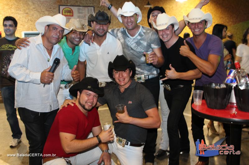 Balada: Fotos de domingo no Showrrasco OS Lendrios - Fazenda Sucupira - Riacho Fundo I