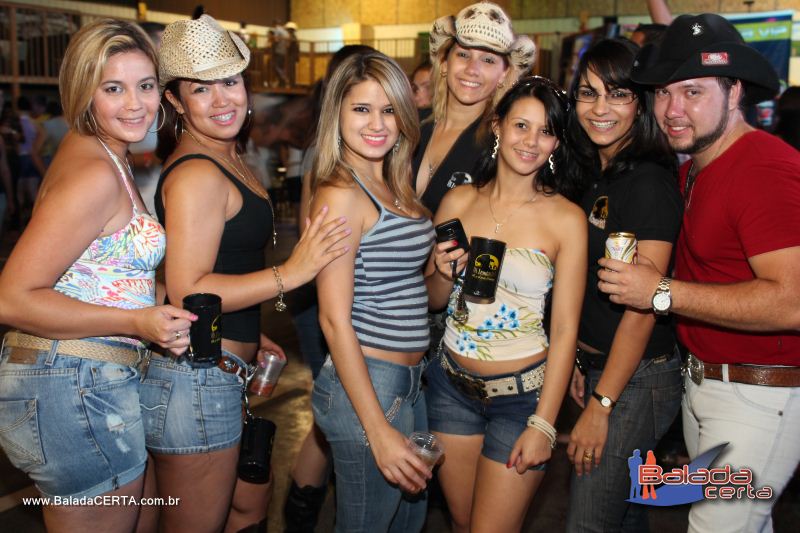 Balada: Fotos de domingo no Showrrasco OS Lendrios - Fazenda Sucupira - Riacho Fundo I