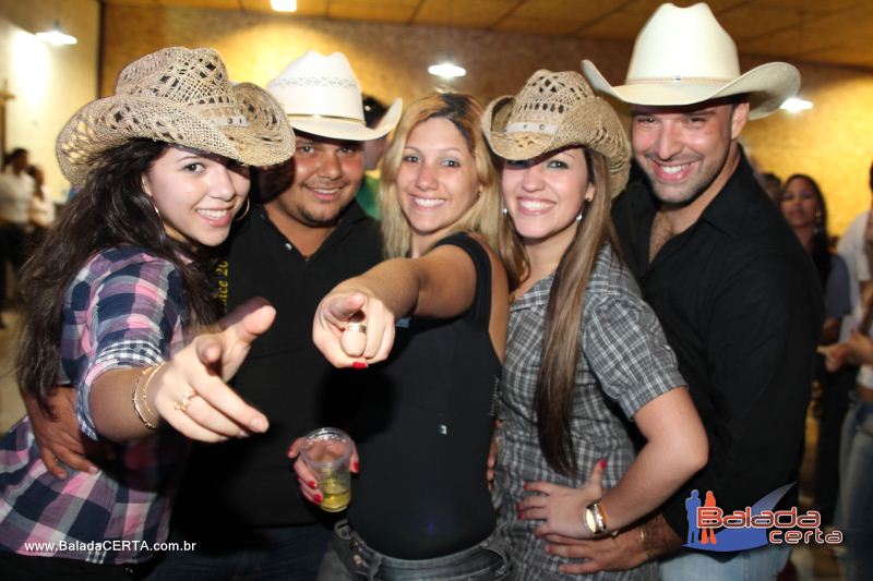 Balada: Fotos de domingo no Showrrasco OS Lendrios - Fazenda Sucupira - Riacho Fundo I