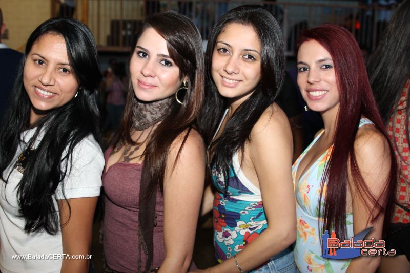 Balada: Fotos de domingo no Showrrasco OS Lendrios - Fazenda Sucupira - Riacho Fundo I