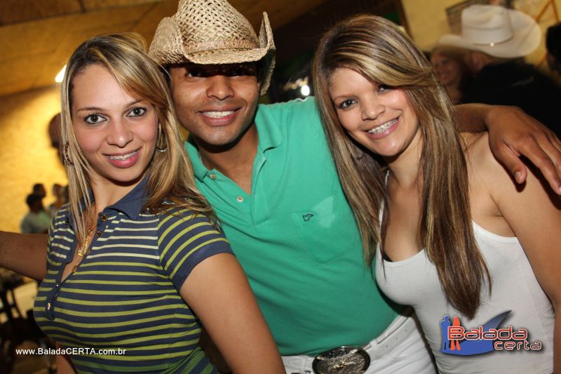 Balada: Fotos de domingo no Showrrasco OS Lendrios - Fazenda Sucupira - Riacho Fundo I