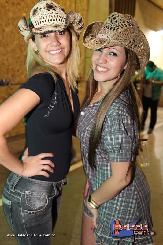 Balada: Fotos de domingo no Showrrasco OS Lendrios - Fazenda Sucupira - Riacho Fundo I