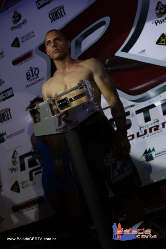Balada: RockStriker MMA - Pesagem e Coletiva de Imprensa