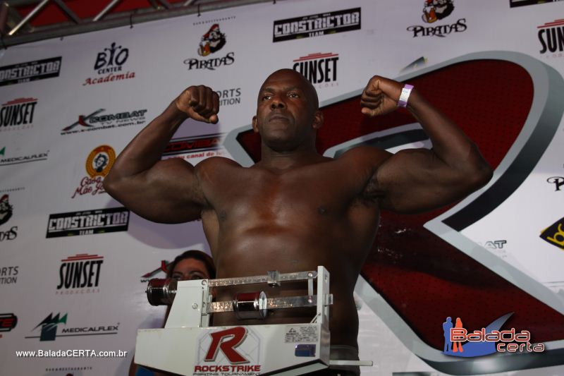 Balada: RockStriker MMA - Pesagem e Coletiva de Imprensa