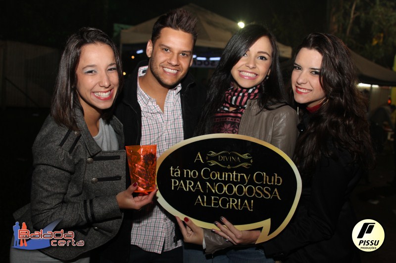 Balada: Fotos de Sexta na Festa Junina no Braslia Country Club - DF