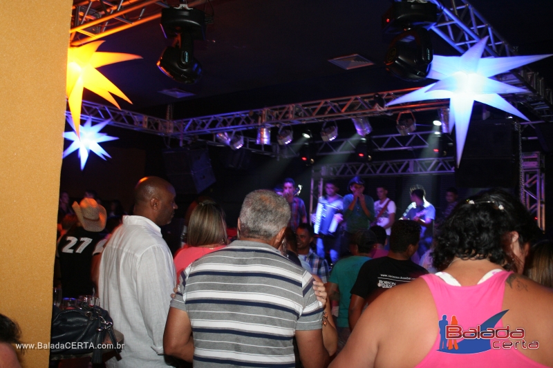 Balada: Fotos de Sexta no Sucesso Show Bar em Taguatinga - DF