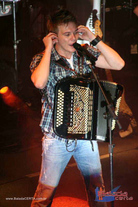 Balada: Show de Michel Tel na Via Stadium em Taguatinga - DF