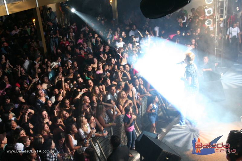 Balada: Show de Michel Tel na Via Stadium em Taguatinga - DF