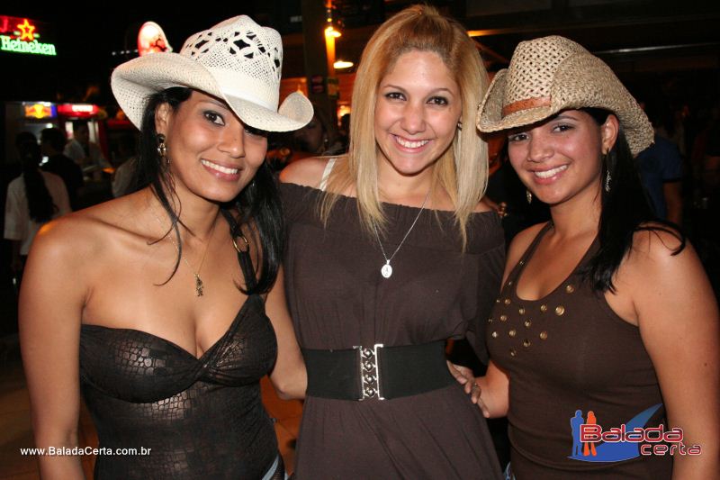 Balada: Fotos de quinta na Via Stadium em Taguatinga - DF