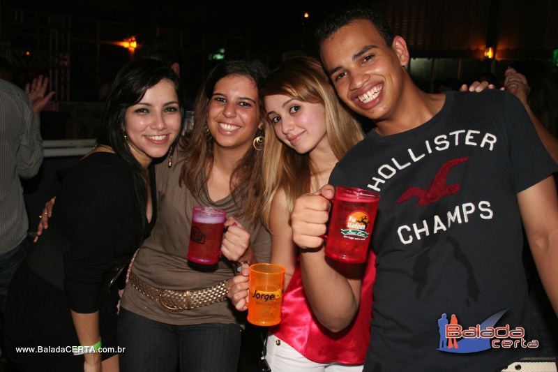 Balada: T� Tarada - A Festa com Cacio & Marcos exclusividade Os Lend�rios - Via Stadium - Taguatinga - DF