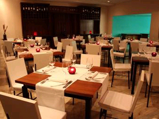 Heleno Restaurante leva o mediterrneo  mesa